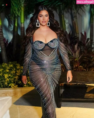 Olenia Caymares [ olenia-caymares ] - Oops, my skirt is too short 🥺