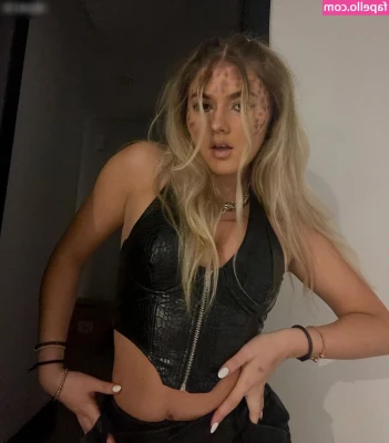 Charlie Ferarie [ charlie-ferarie ] - Happy Valentine’s Day cutie🥰 watch me use my wand till I
