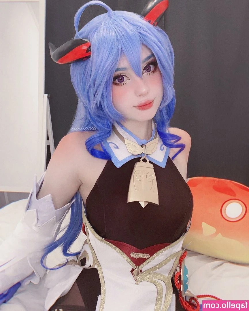 Araivun - Na het neuken spuit je supergeil in mijn mondje