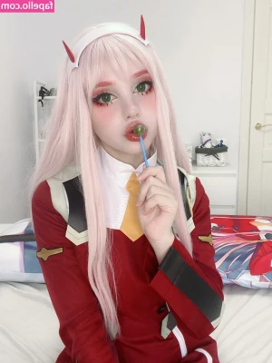 Araivun - What do you wanna do with Mikah's juicy booty?   Comment: 👅 if you