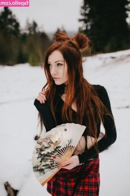 zarawolf [ zarawolf-1 ] - Your view while I go on an online shopping spree with your credit