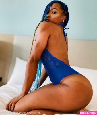 Kiera Hogan [ kiera-hogan ] - Taking daddy’s thick cock