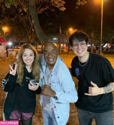 Flavia Sayuri [ flavia-sayuri ] - Seeing double 👯‍♀️