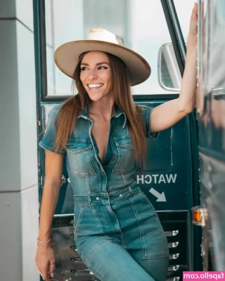 Amymarie Gaertner [ amymarie-gaertner ] - Booking Skype and/or sexting sessions!