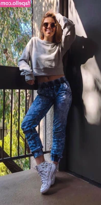 Amymarie Gaertner [ amymarie-gaertner ] - Send a tip to watch my boyfriend help me undress