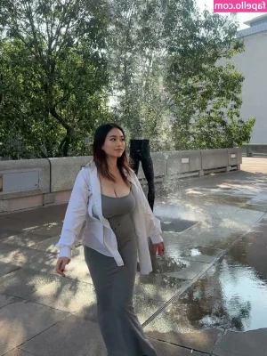 holly_shu_ [ holly-shu ] - Got some new videos for sale on many vids