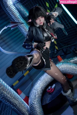 ZinieQ Cosplayer [ zinieq-cosplayer-1 ] - This addiction s got me twisted on you I m conflicted  contradictive