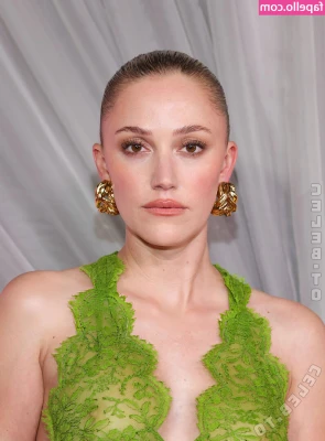 Maika Monroe [ maika-monroe ] - i just keep on getting wilder 😈