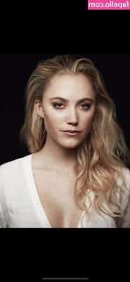 Maika Monroe [ maika-monroe ] - Two questions  1- which photo is your favorite   amp  2- SHOULD I GET