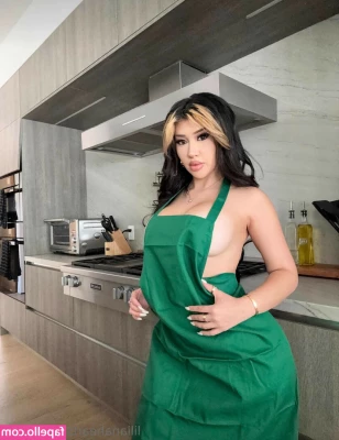 Lilianaheartsss [ lilianaheartsss-54 ] - Trying out my new dildo and vibrator  Up close and personal
