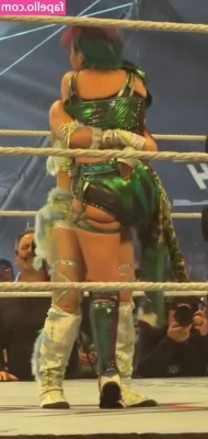 Asuka WWE [ asuka-wwe ] - No puedo dejar de pensar en lo que haríamos si estuviéramos solos