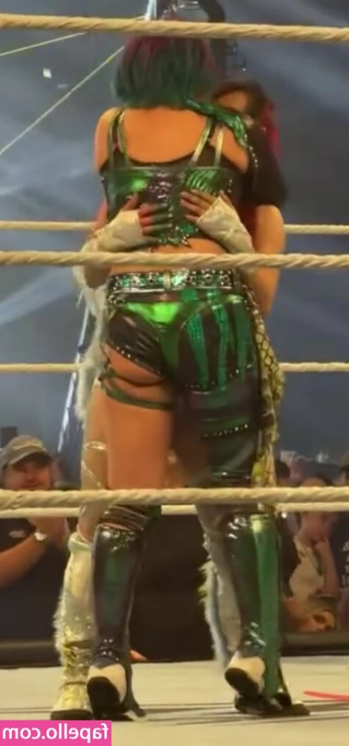 Asuka WWE [ asuka-wwe ] - I miss my long hair 🫣 Hmmm if I grow it out again, will it be