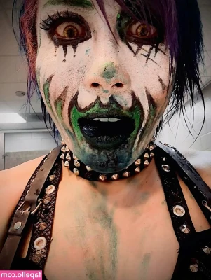 Asuka WWE [ asuka-wwe ] - What a great day to tell me I’m cute 💕💅
