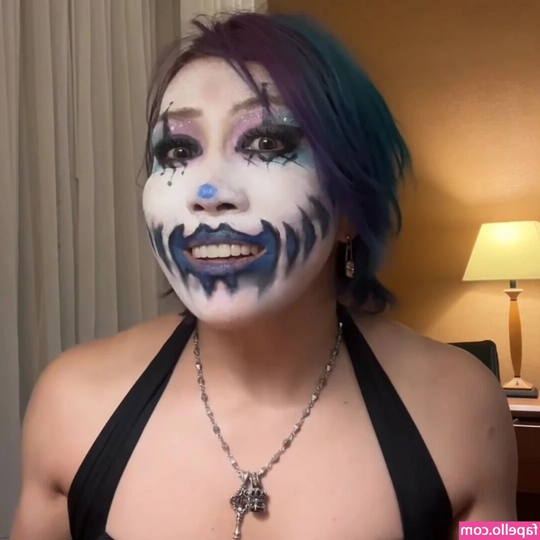 Asuka WWE [ asuka-wwe ] - POV: we’re bored in lockdown together and have the bright idea of