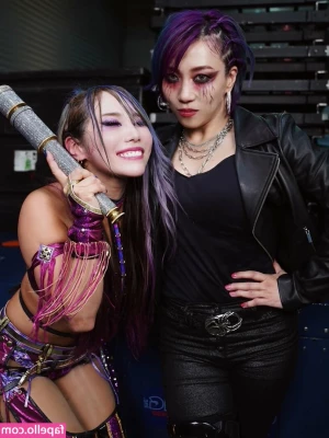 Asuka WWE [ asuka-wwe ] - video lick my red soles