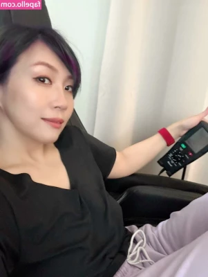 Asuka WWE [ asuka-wwe ] - les gustan los pies