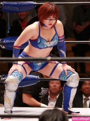 Asuka WWE [ asuka-wwe ] - Actually, why choose? Swipe for both 😜