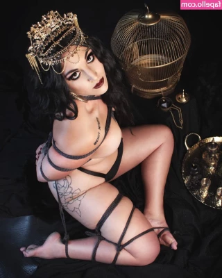 Roxy Torpedo [ roxy-torpedo ] - add me on snapchat  j4smin_s you pay me money and I ll do whatever