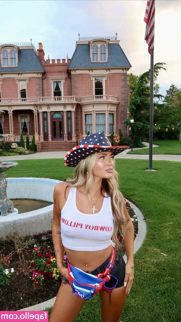 Shelby4bush - video lick my red soles