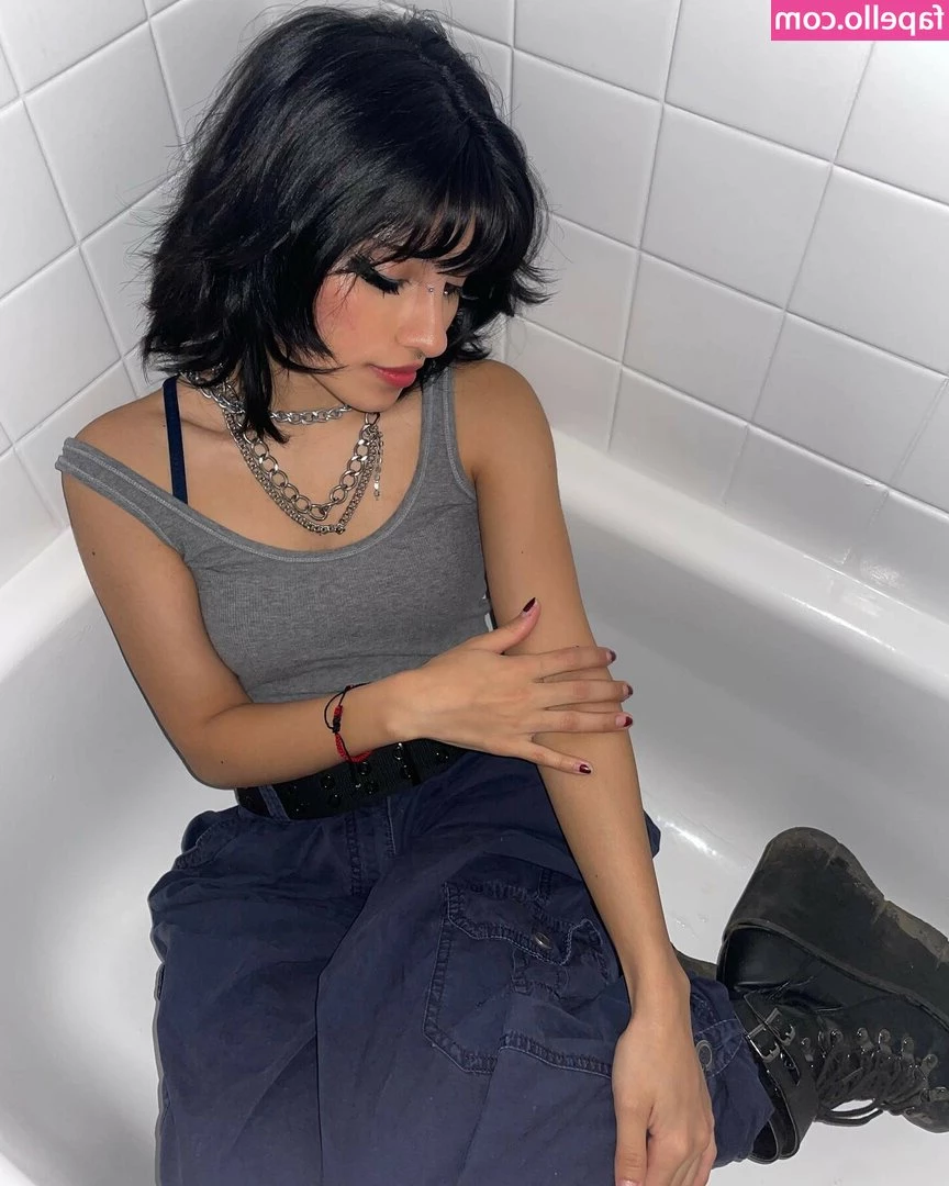 Violent Vira [ violent-vira ] - Let me start your morning off right