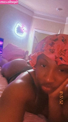 NaturalBadssss - Find my nipples 😈