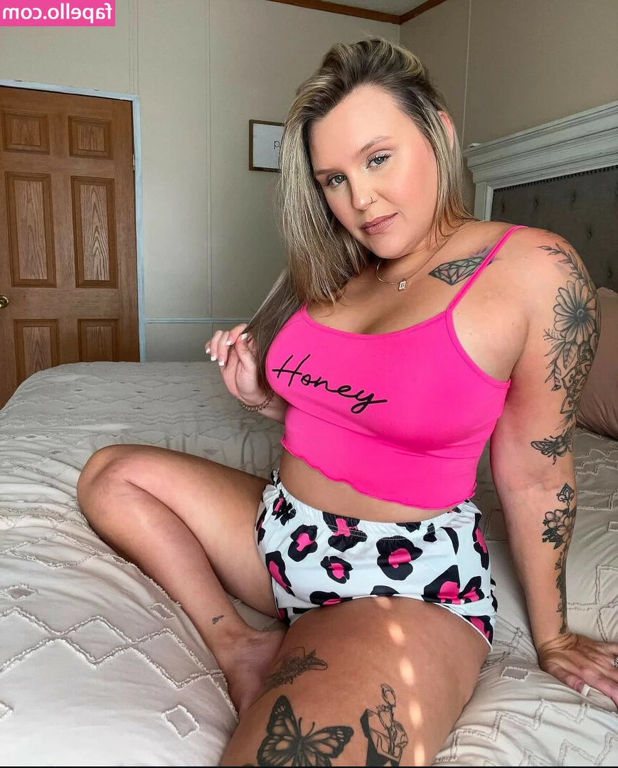 breanaaa95 - Put a tip in the slot
