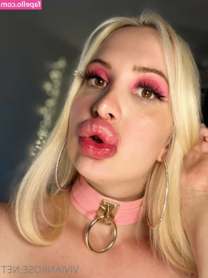 Vivian_Rose [ vivian-rose ] - The non-blurry version is in your dms