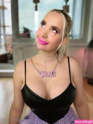 Vivian_Rose [ vivian-rose ] - You re nothing more than a bitch paying to clean my heels part 1