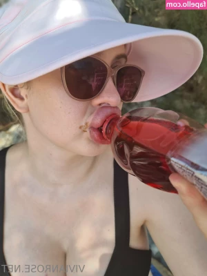 Vivian_Rose [ vivian-rose ] - I'm waiting for something hard! Do you have something for me? 🥵