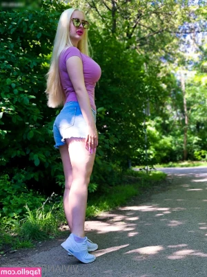 Vivian_Rose [ vivian-rose ] - Happy Friday enjoy your morning 💦🥒😜