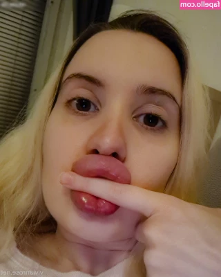 Vivian_Rose [ vivian-rose ] - Your mouth and hole would have been a better option right now part 1