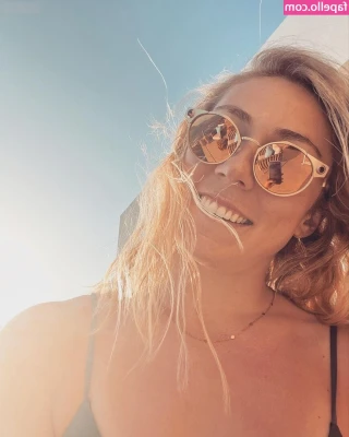 Mikaela Shiffrin [ mikaela-shiffrin ] - Hey babes, I’m planning to do some duo streams this month! Please