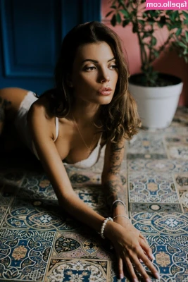 Dreamana - Let's play one more match. If I lose, I will send you my pussy pics