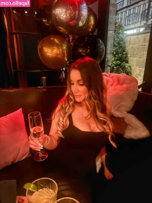 Jen Smith [ jen-smith ] - 31 weeks pregnant 🥰😈
