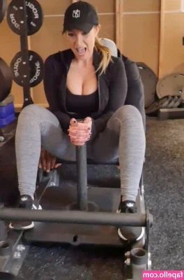 Jen Smith [ jen-smith ] - whats your favorite thing about me??? ⬇️