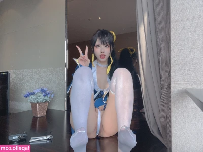 TiTi cosplay [ titi-cosplay-1 ] - 🅰🅼 🅸 🅿🆁🅴🆃🆃🆈 🅾🆁