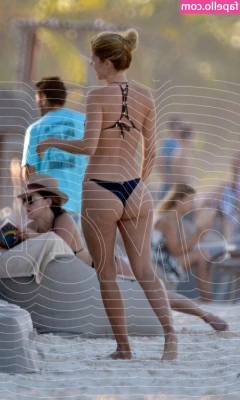 Stephanie Cayo [ stephanie-cayo ] - Swimsuit Sex Roleplay [6:02] - Before your other friends are about to