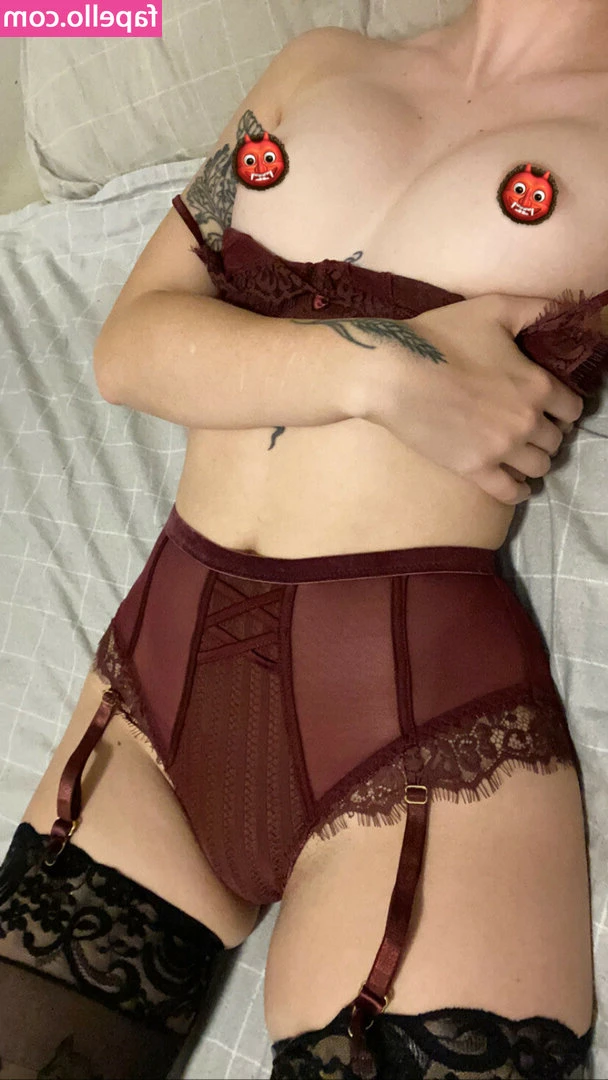 Pleasequietdown - VÍDEO  ¿Te gusta que te enseñe todito mi cuerpo? Aquí puedes ver