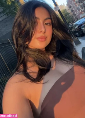 Valeria Guerra [ valeria-guerra ] - @aconvenientgentleman   Ready to enter? 😏😏