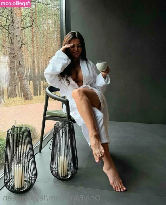 leya_nympho [ leya-nympho ] - Look at me sitting so pretty for you!  Remember to check your