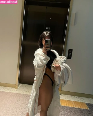 Hellini_fit [ hellini-fit ] - I love playing with my boobies🥰