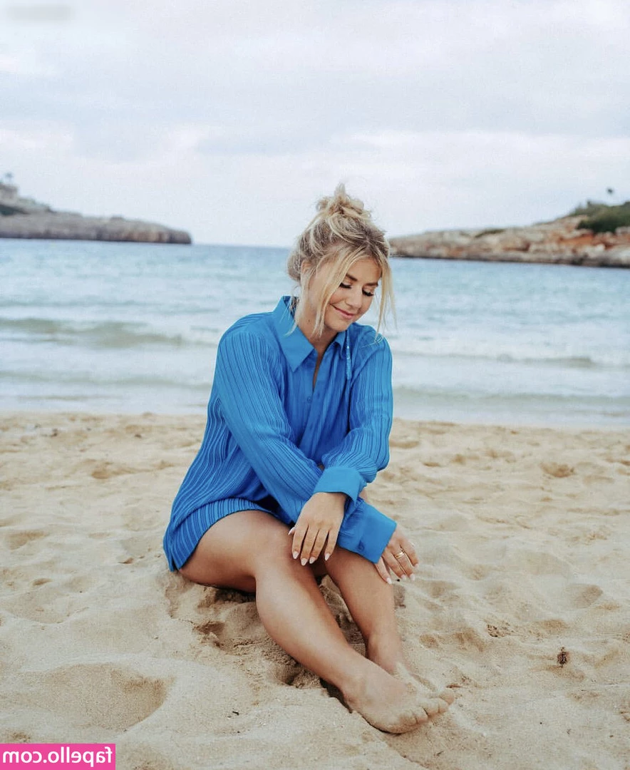 Beatrice Egli [ beatrice-egli ] - Want to come join me pool side