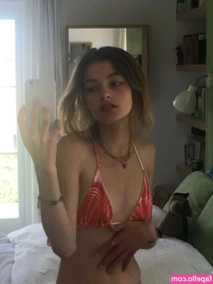 Ava Kalitowski [ ava-kalitowski ] - The dirtier the soles the better, right footslut?