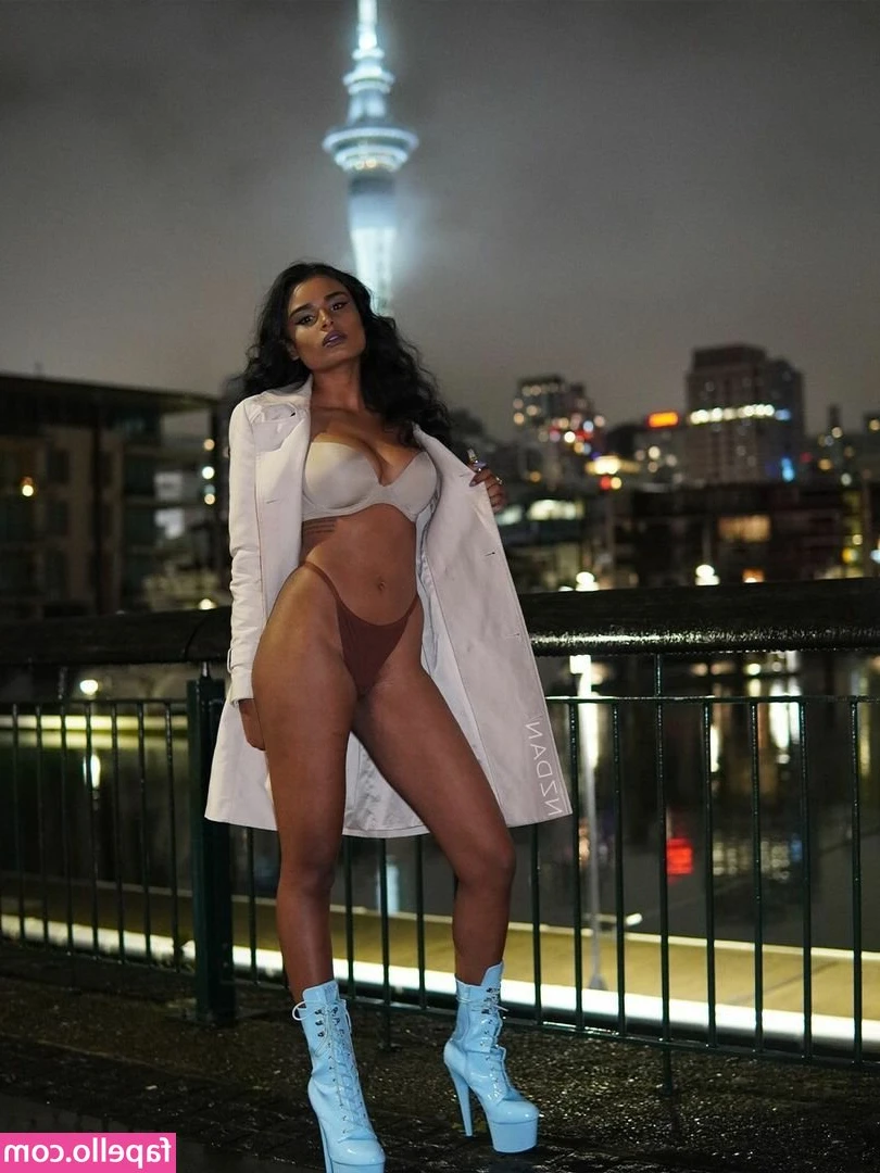 Xrawco Nzdan [ xrawco-nzdan ] - Slipping into my favorite brown bikini… but I bet you'd love it