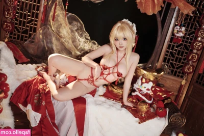 邦尼bangni [ bangni ] - Want to sit next to me on the couch?