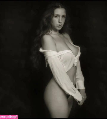 iuliagyrbu - Are we getting down and dirty tonight baby?? 🥵 don’t make me be
