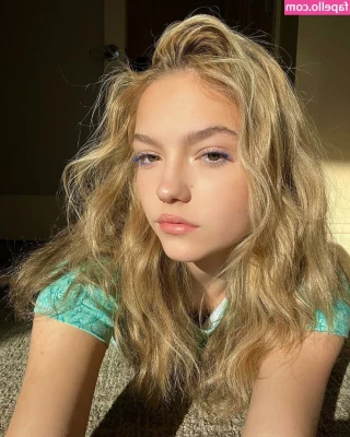 Jayden Bartels [ jayden-bartels ] - This mouth was made to wrap around hard dicks. Who’s next up? 😮