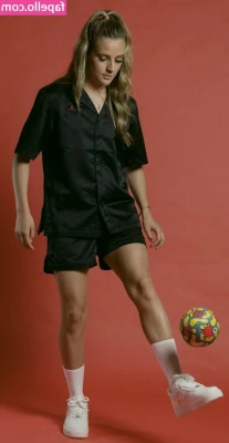 Female Football [ female-football ] - Do I cum a lot? 🥺👉👈