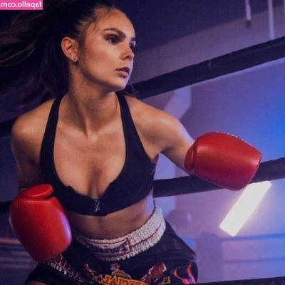 Female Football [ female-football ] - hello and welcome to my fit ass 😁😁