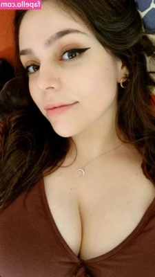 sugussusana - She just got home from school and she's waiting for you daddy👉🔥